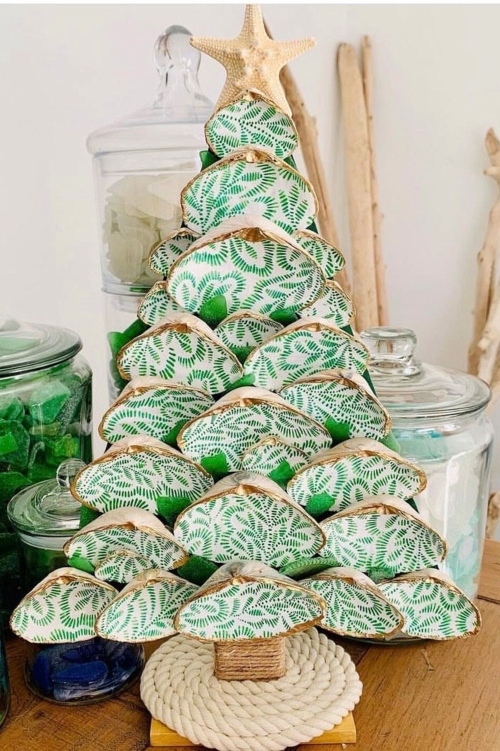 Painted Shells Christmas Tree