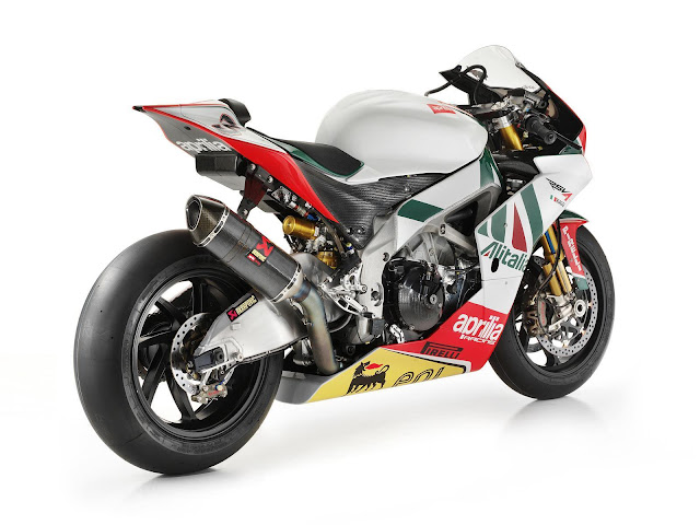 Aprilia RSV4 RF Price, Reviews, Spec, Photos, Mileage, Colors