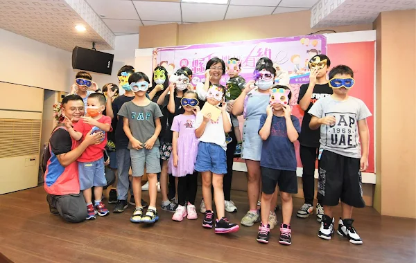 ▲彰化縣長媽媽王惠美今天與由她監護的寶貝們，一起共享歡樂暑期時光。（彰化縣政府社會處提供）