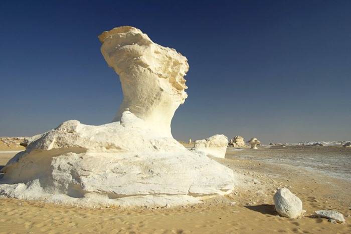 white-desert (1)
