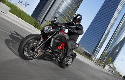 Ducati Diavel Carbon, Diavel Carbon