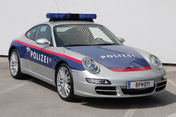 Lamborghini donated one of these beauties to the Italian Police back in 2004