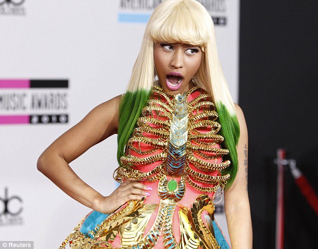 nicki minaj new look. The rapper tried out the new