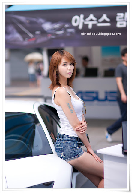 2 Kang Yui-ASUS Lamborghini VX7 Roadshow-very cute asian girl-girlcute4u.blogspot.com