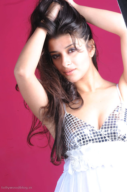 Madhurima Hot Photo Shoot Picture - 04