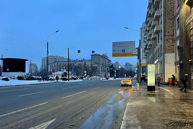 Автозаводская улица, Автозаводская площадь, станция метро Автозаводская