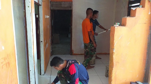  Warga Bersyukur, Rumah Almarhum Ustad Akhirnya Diperbaiki TNI