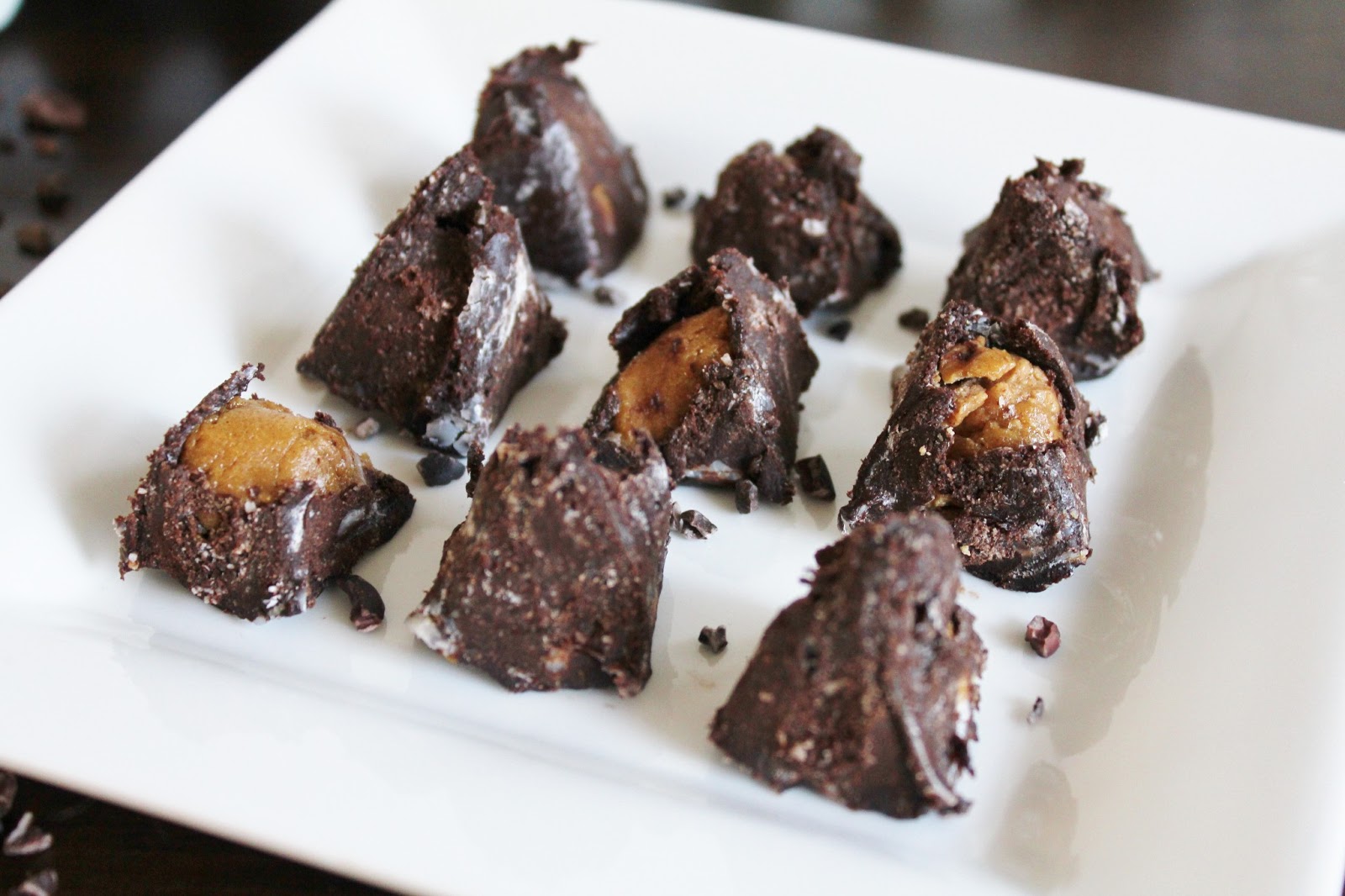 Download This Rawsome Vegan Life: golden chocolate maca truffles