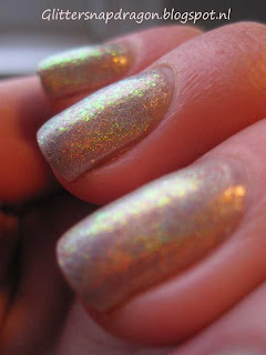 Color Club Cherubic and Essie Luxeffects Shine of times