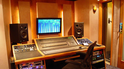 7 Hal Paling Dasar untuk Memulai Home Recording Studio Anda Sendiri