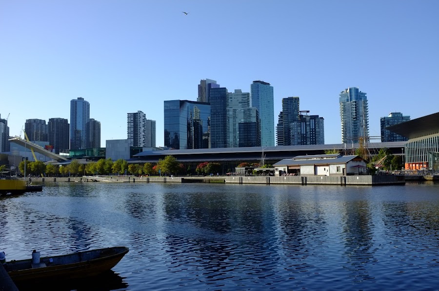 Melbourne yarra river tour by city bike, Docklands to Kings Garden