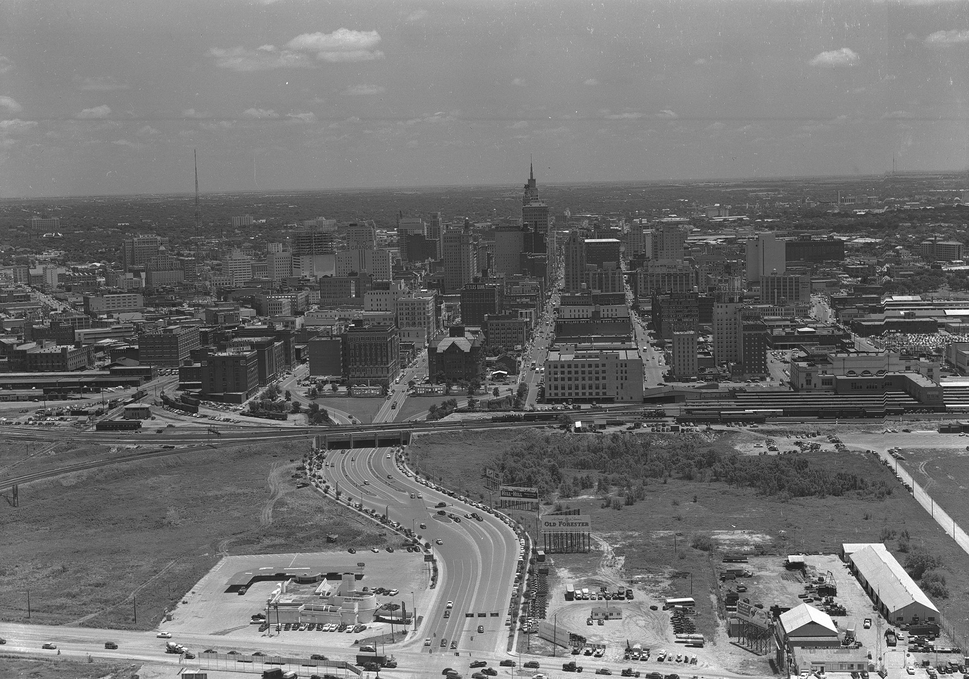 Dealey-Plaza-Dallas-Texas-May-29-1952.jp