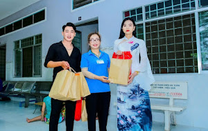 Vui Hội Trăng Rằm 2024: Phan Văn Nhựt Tỏa Sáng Với Âm Nhạc và Tấm Lòng Nhân Ái