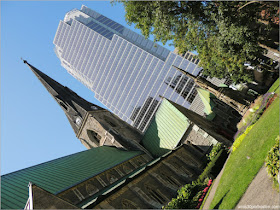 Catedral de Christ Church & KPMG Tower, Montreal