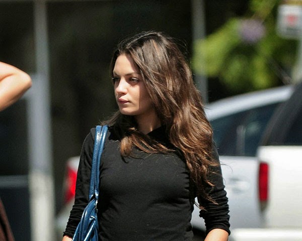 Mila Kunis Hot Photos in Nice Dresses In the shows+Photos Her Husband+ Mila kunis Photos with her family