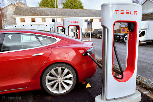 Solar Charging Station by Tesla