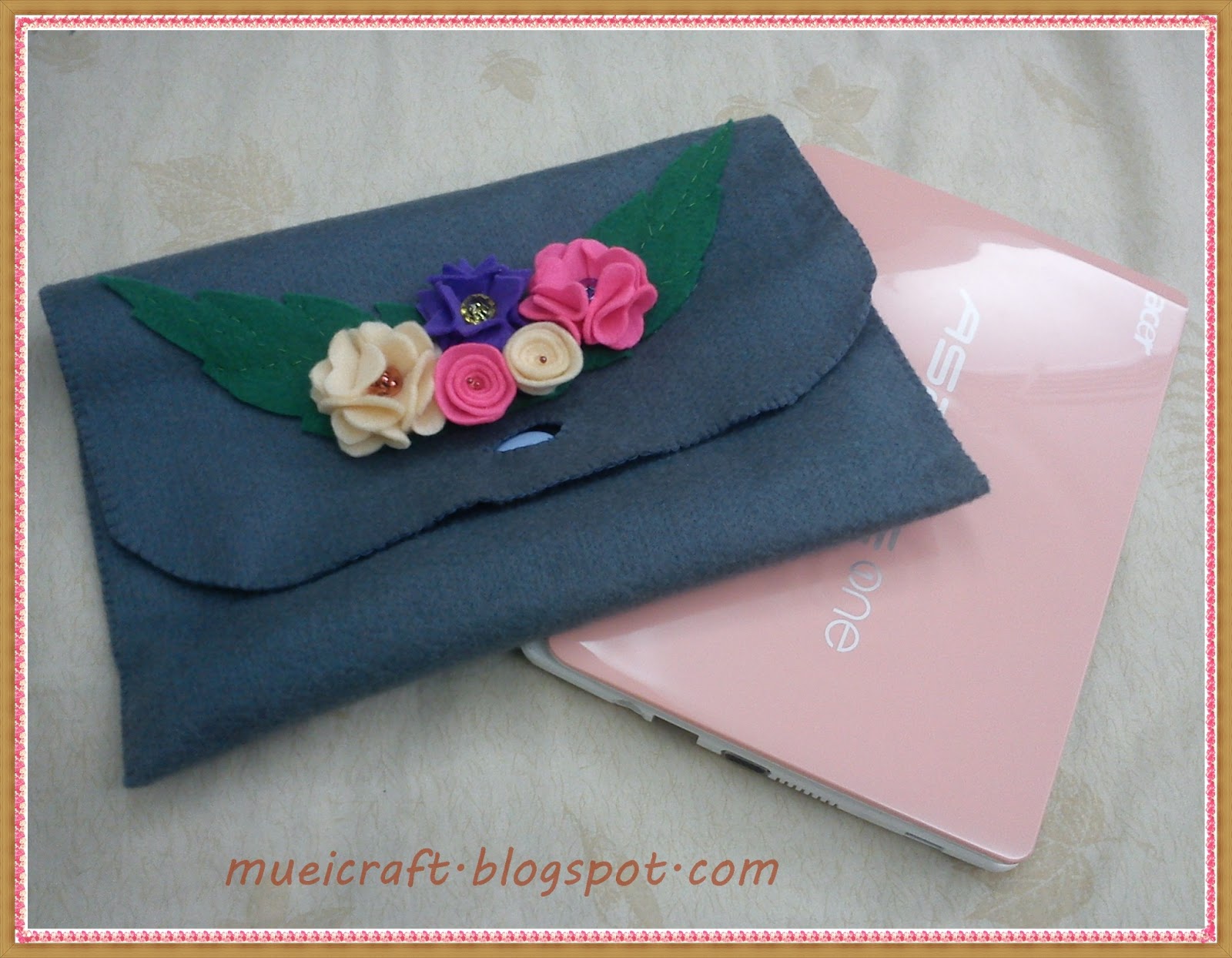 Untuk Sahabat Muei Tas  laptop  dari  flanel  felt notebook  