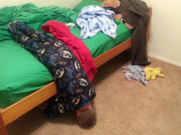 15+ Hilarious Pics That Prove Kids Can Sleep Anywhere - Napping Upside Down