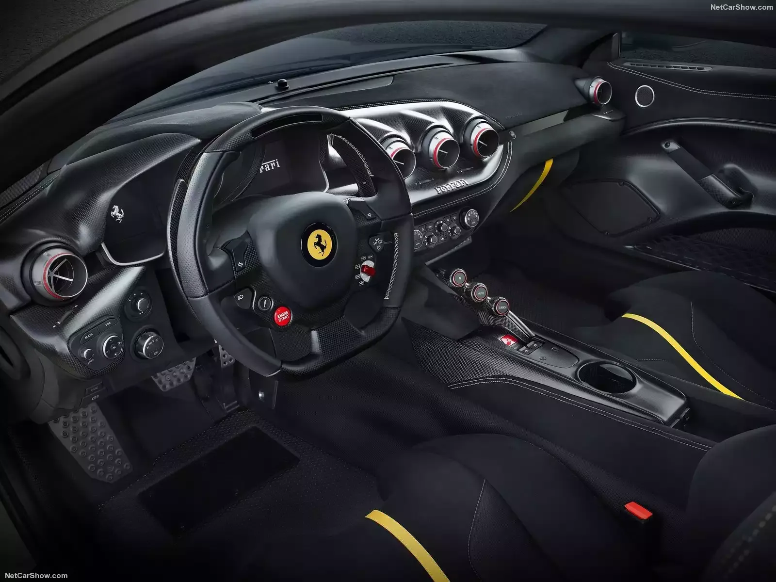 Hình ảnh siêu xe Ferrari F12tdf 2016 & nội ngoại thất