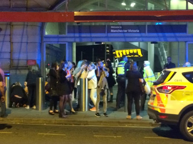 Son 19 muertos y 50 heridos en una explosión en un concierto de Ariana Grande en Manchester