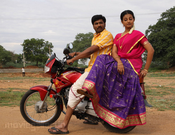 Sengathu Bhoomiyile Movie Stills Photo Gallery gallery