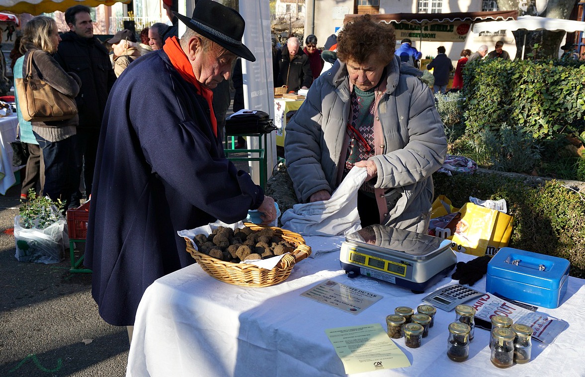 Truffle stand at Aups Festival