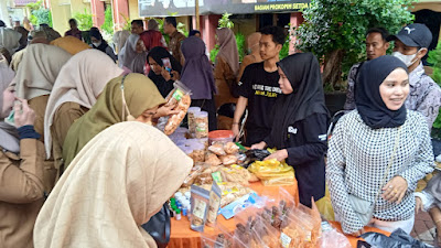 Majukan Usaha Kecil Menengah, Pemkab HSU Gelar Bazar Produk UMKM Dihalaman Kantor Bupati