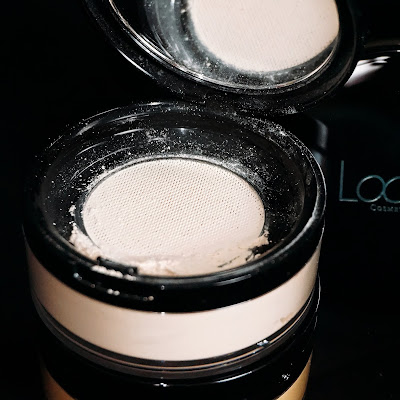 Looke Holy Smooth & Blur Loose Powder mesh texture seridewix Seri Dewi