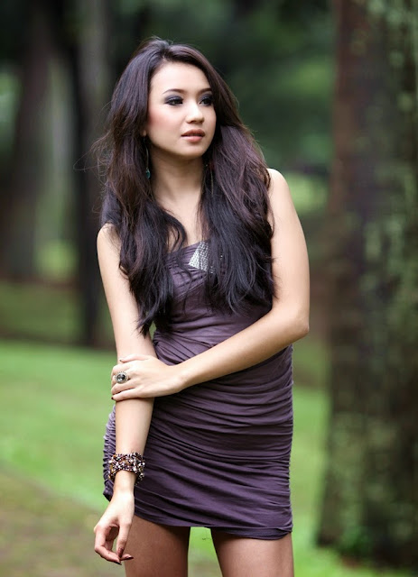 Foto Hot Model Bandung Cantik Dan Sexy, Winny Valensia - Ada Yang Asik