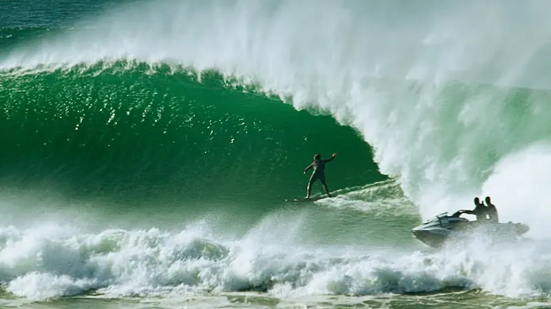 Big Wave Session ! Adrenaline at its Maximum for Surfers On Hossegor