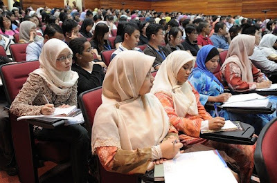Susahnya lulusan S2 mencari kerja di INDONESIA