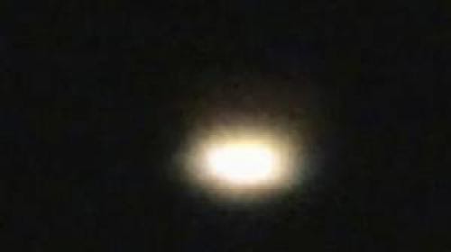 Un Ovni Traverse Le Ciel Du Sud Manche Le Monde Est Dangereux