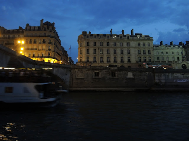 Parijs: bootje varen op de Seine