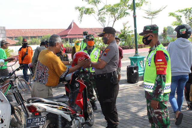 Operasi Penegakkan Disiplin Protokol kesehatan oleh Tim Gabungan di Cawas