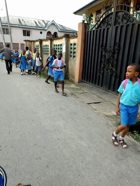 Photos: Commotion in Port Harcourt as students, pupils flee, parents withdraw children after rumours spread that soldiers are injecting monkey pox virus