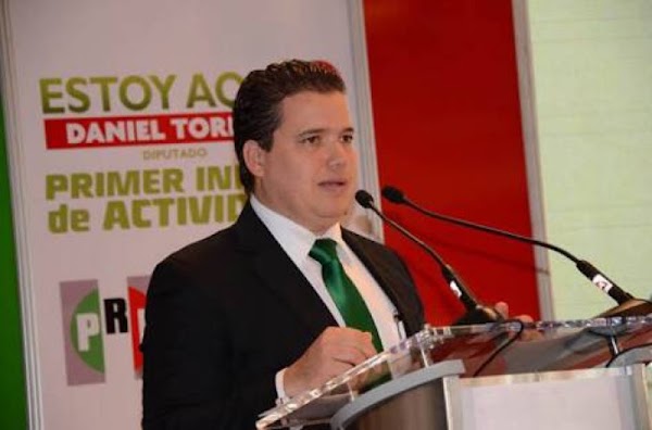 Diputado del PRI renuncia a su militancia porque APENAS descubrió que hay corrupción.