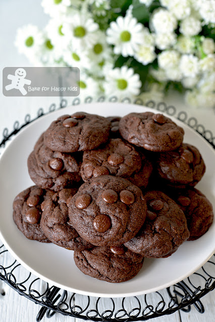 best thick fat chewy double chocolate chip cookies
