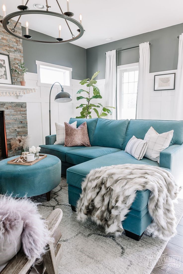 how to pair white and teal wall paints