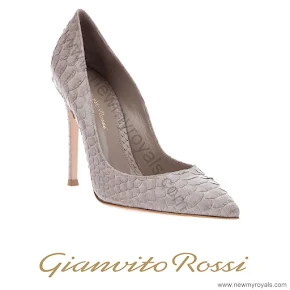 Crown Princess Mary wore GIANVITO ROSSI Snake Pumps 