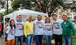 Prefeito Mario Tricano e secretários de Relações Públicas, Raphael Teixeira, de Esportes, Luiz Oliveira, e de Saúde, Julio Ambrosio, e sua equipe, acompanham ação na Praça Santa Teresa