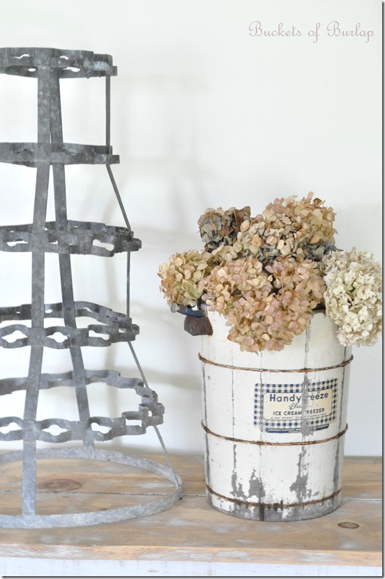 Dining room bucket