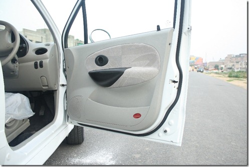 chery qq with door open