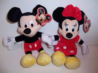 Gambar boneka Mickey dan Minnie Mouse berpasangan 4