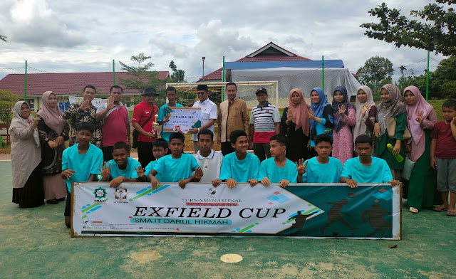 Ketua DPRD Pasbar Hadiri Penutupan Turnamen Futsal Exfield CUP II SMA IT Darul Hikmah Tahun 2022