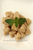 http://nonnasole.blogspot.it/2013/05/gnocchi-di-fagioli-cannellini.html#more