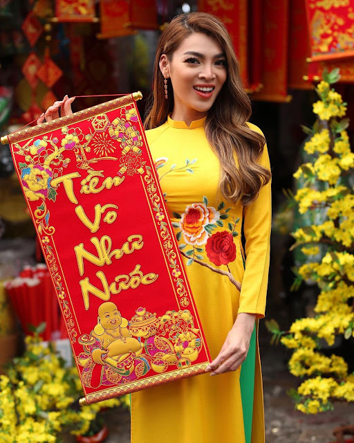 Phùng Truong Trân Ðài – Most Beautiful Vietnamese Trans Woman in Lunar Year Dress