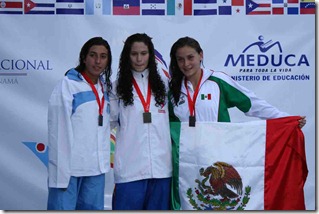 Premiacion MGabriela Santis-medalla de plata 02