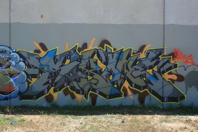 38 Graffiti Unik Keren dan Kreatif 