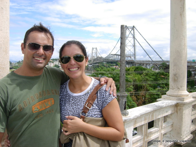 a Ponte Hercílio Luz, cartão postal de Florianópolis