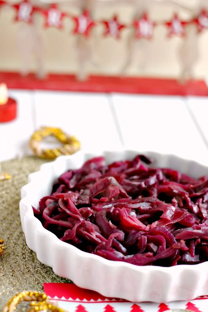 Slow Cooker Christmas Spiced Red Cabbage